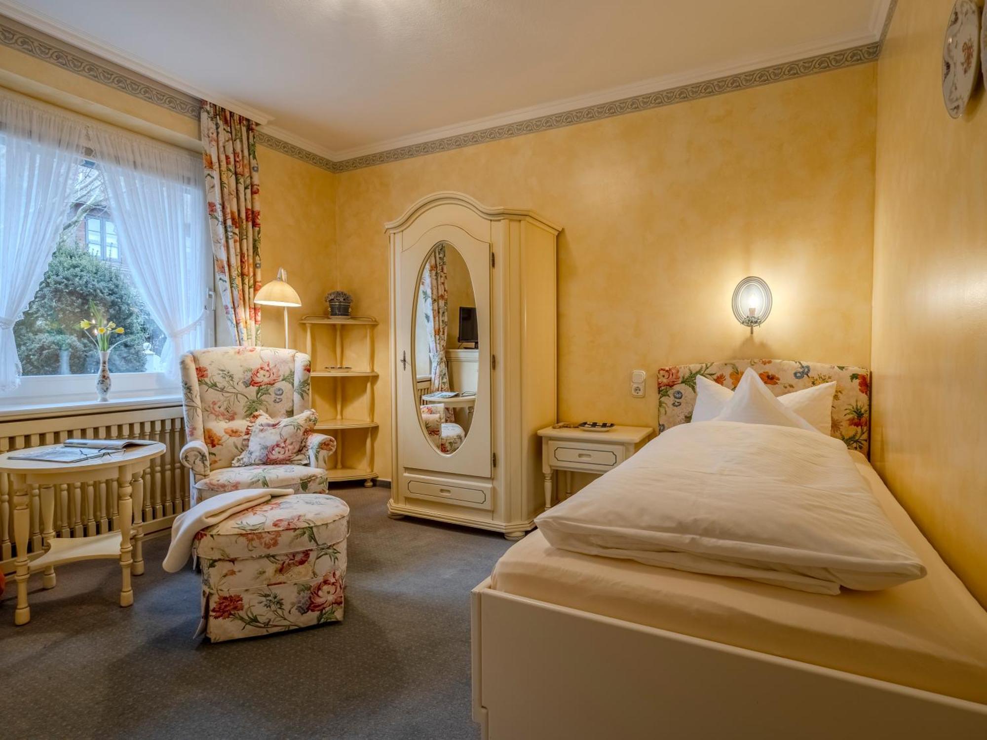 Hotel Wiesbaden Wenningstedt-Braderup Dış mekan fotoğraf